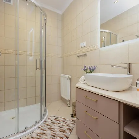 Spacious Filtry Near Pola Mokotowskie By Renters * Warsaw