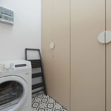 Spacious Filtry Near Pola Mokotowskie By Renters Apartamento