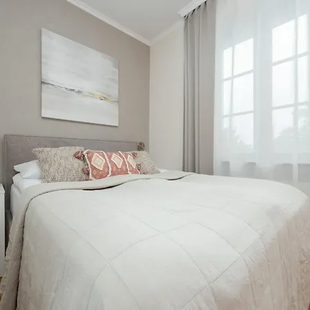 شقة Spacious Filtry Near Pola Mokotowskie By Renters وارسو