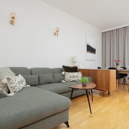 Apartment Spacious Filtry Near Pola Mokotowskie By Renters Warsaw