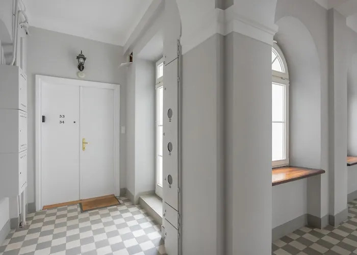 Apartment Spacious Filtry Near Pola Mokotowskie By Renters *