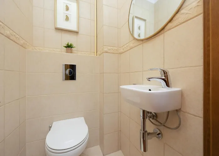 Apartment Spacious Filtry Near Pola Mokotowskie By Renters Warsaw