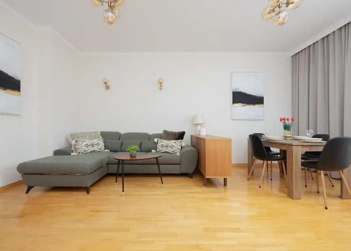 Spacious Filtry Near Pola Mokotowskie By Renters