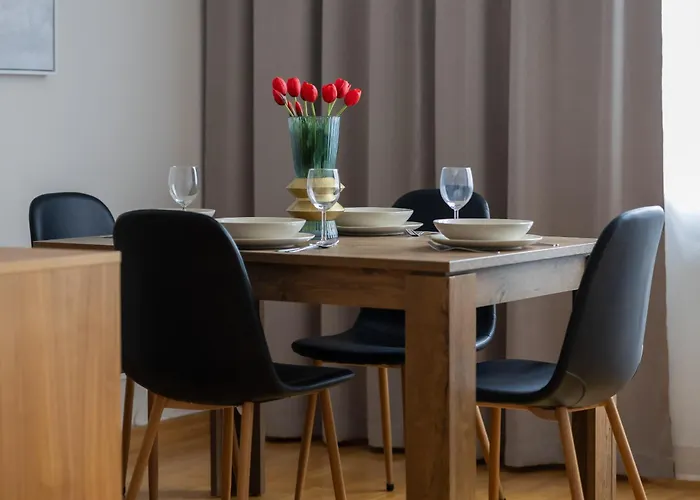 Spacious Filtry Near Pola Mokotowskie By Renters Apartment *