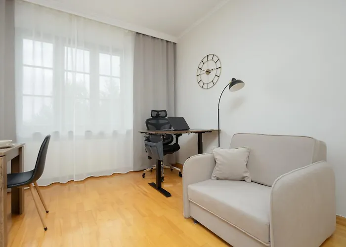 Apartment Spacious Filtry Near Pola Mokotowskie By Renters Warsaw