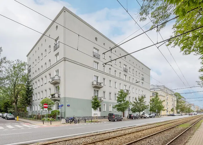 Apartment Spacious Filtry Near Pola Mokotowskie By Renters *