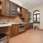 Spacious Filtry Near Pola Mokotowskie By Renters *