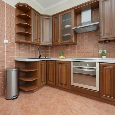 Spacious Filtry Near Pola Mokotowskie By Renters *